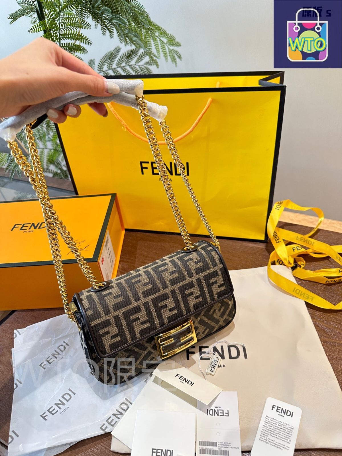 FENDI バゲットチェーンミニバッグ フェンディ Baguette Bags ウィ ウィメンズ コレクション | FENDI JP