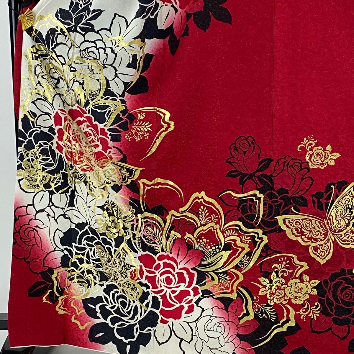 振袖 豪華 蝶 薔薇 金駒 金彩 銀通し身丈170cm 撥水加工済 振袖 豪華 銀通し 金彩 大輪 身丈162cm 撥水加工済 レディース