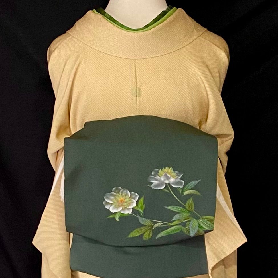 淡い抹茶の縮緬小紋〉作家物 一つ紋 汎用性高い コーデしやすい 美品 