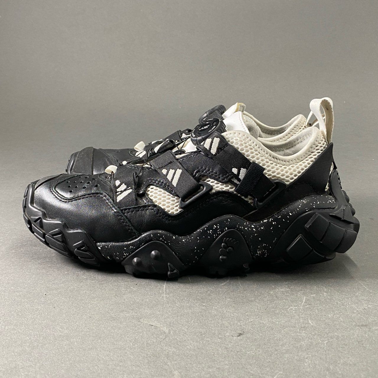 新品 ハイク アディダス コラボ AH-002 XTA FL FY3943 黒