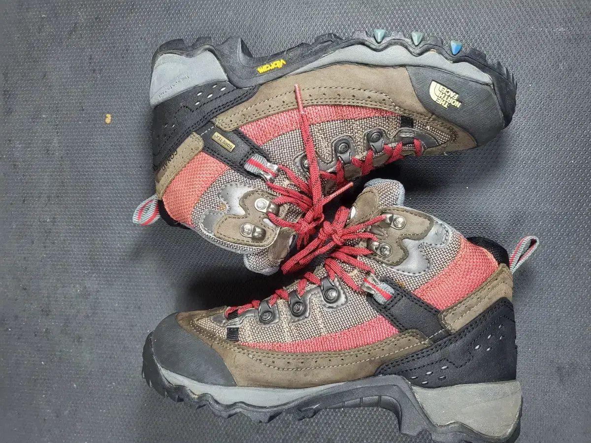 THE NORTH FACE ザノースフェイス GORE-TEX ゴアテックス 登山靴 245mm OLIVEOS_COM_TR