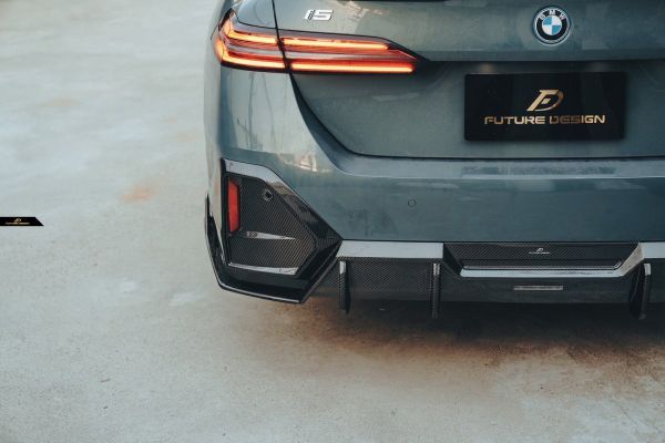 FUTURE DESIGN BMW 5シリーズ i5 G60 G61 Mスポーツ リアディフューザー 本物DryCarbon ドライカーボン エアロ カスタム FFCRYSTALESIA_COM