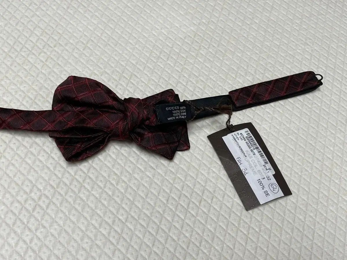 GUCCI グッチ ボウタイ