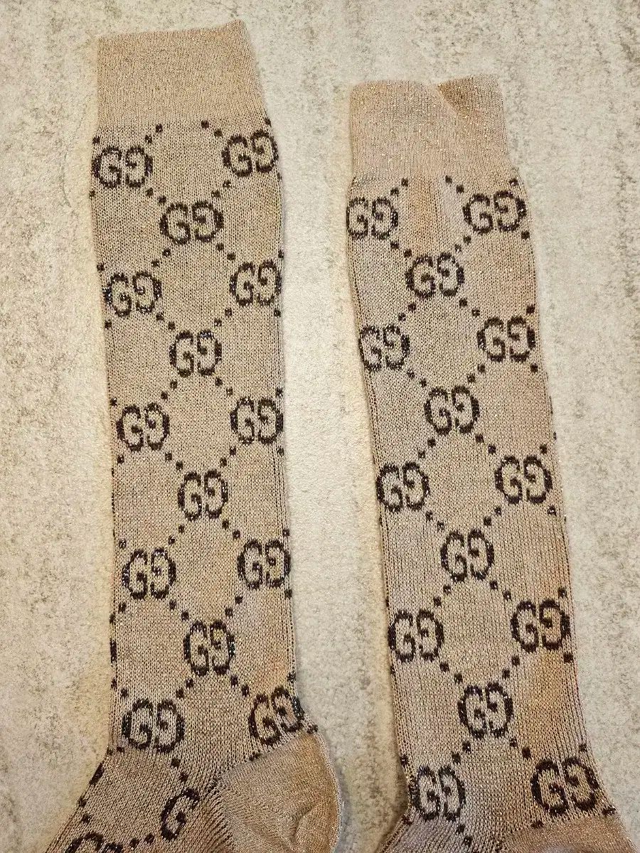 最大35％offセール。 グッチ ロゴ ニーハイソックス 靴下 通常販売価格品質保証。