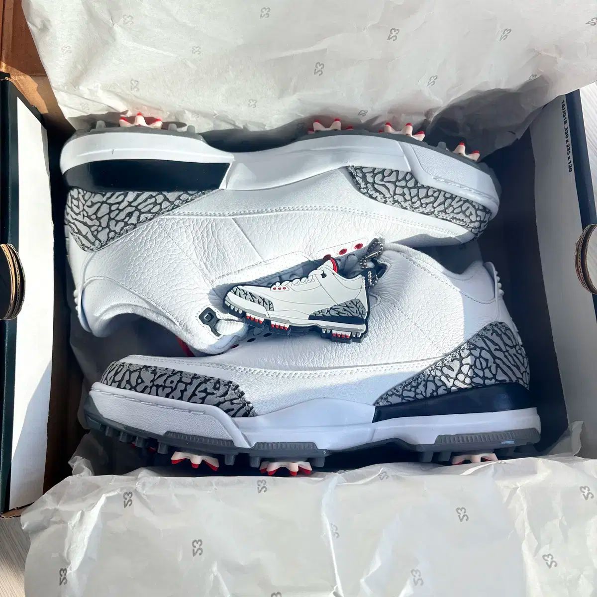 ナイキゴルフシューズ NIKE(ナイキ) ジョーダン 3 ゴルフ Jorden Golf 限定モデル 出品 レア