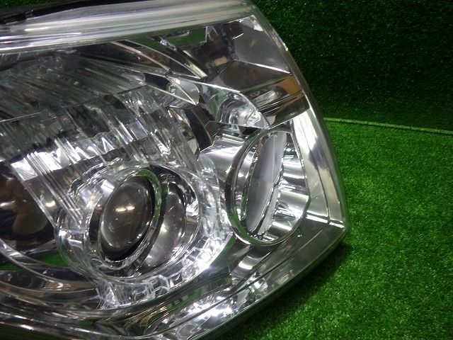 マツダ純正 ヘッドライト 本体 右側 新品，定番 パジェロ 右ヘッドライト V83 V93 HIDユニット 100-67016