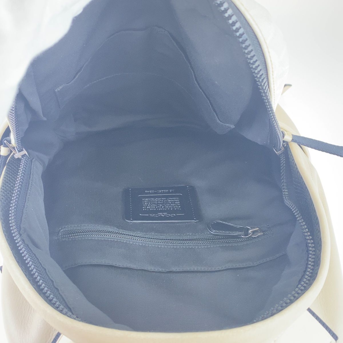 【美品】コーチ　リュック　バックパック　馬車　ブランドロゴ　F76772 美品】コーチ リュック バックパック 馬車 ブランドロゴ F76772