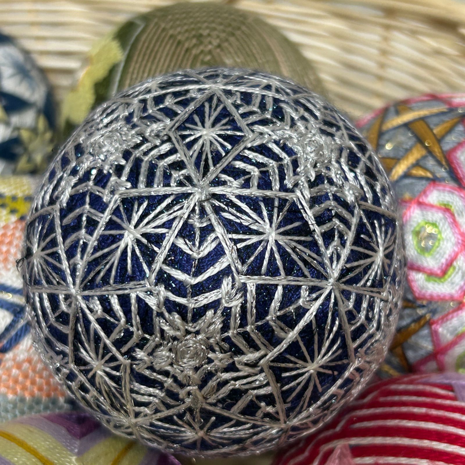 手毬25-5-11】てまり・手鞠・雪柄手まり・手作り・約8.6cm