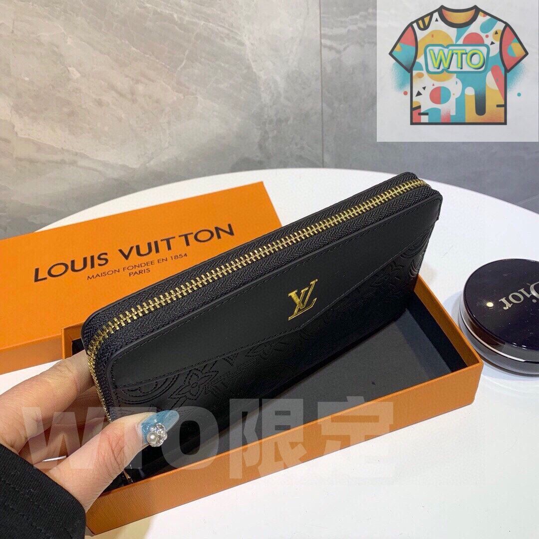 Louis Vuitton】今日特価！黒色 19x10cm 牛皮圧花ポーチ 送料