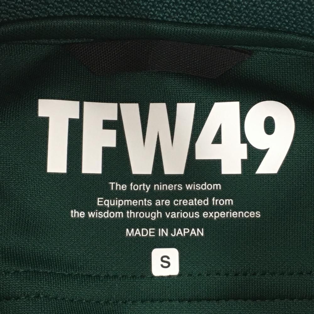 【美品】TFW49 半袖ポロワンピース グリーン×白 ロゴプリント  レディース S ゴルフウェア 2023年モデル TFW49 美品】TFW49 半袖ポロワンピース グリーン×白 ロゴプリント