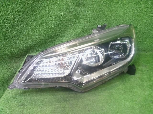 フィット DBA-GK3 GK4 GK5 GK6 左 ヘッドランプ ヘッドライト ASSY 13G L13B NH700M 33150-T5A-J41