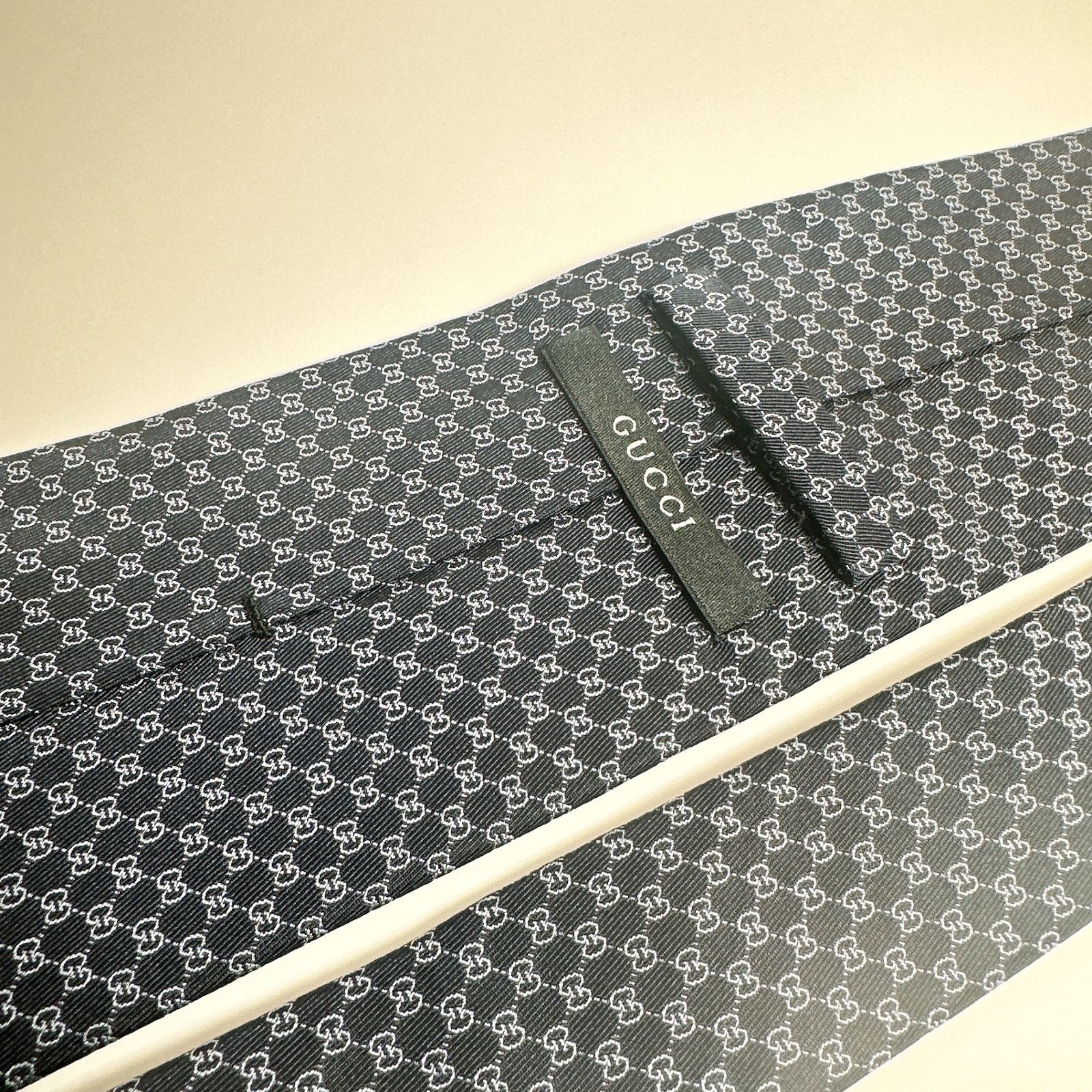 GUCCI ネイビー インターロッキング マーモント GG ネクタイ 美品】GUCCI ネイビー インターロッキング マーモント GG