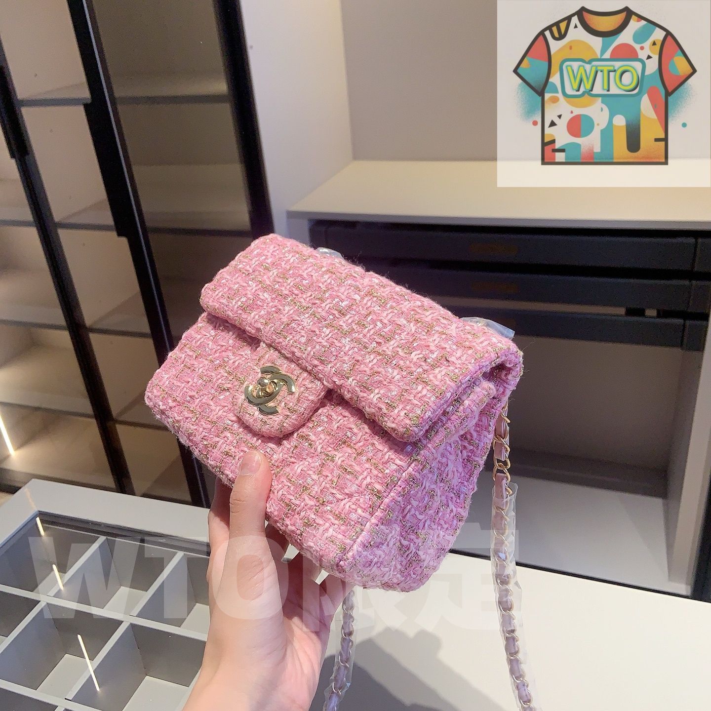 CHANELノベルティ　スクエアチェーンバッグ　新品 CHANELノベルティ スクエアチェーンバッグ 新品