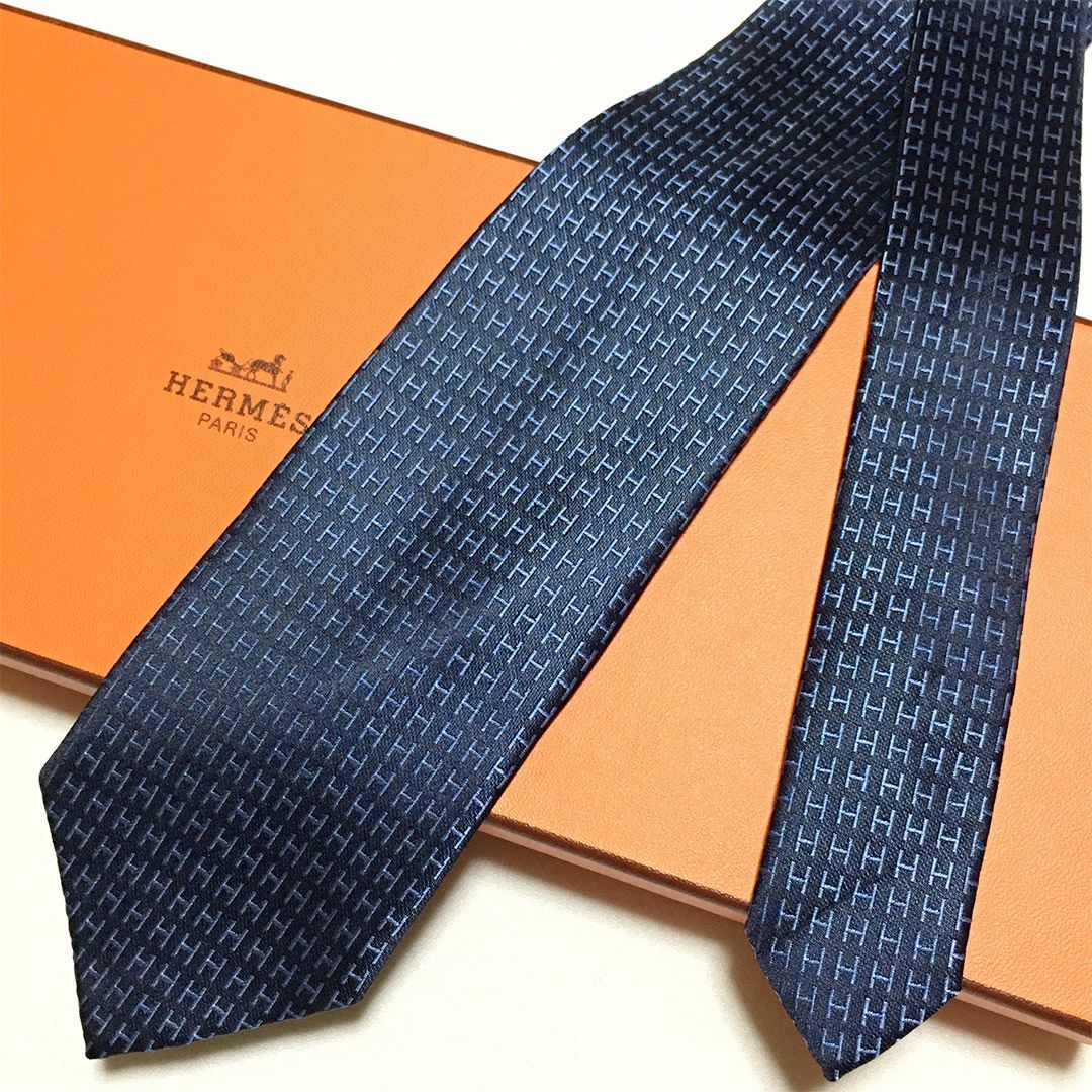 美品 エルメス HERMES ネクタイ シルク100% ネイビー / ブルー H柄