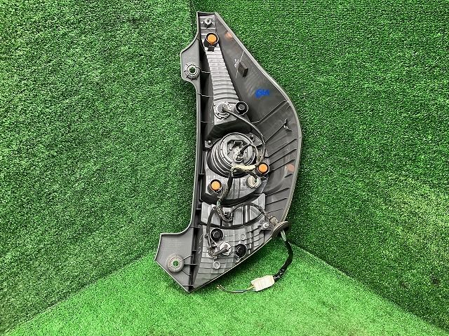 アクア NHP10 左テールランプ テールライト G スタンレー 52-252 81560-52693 8T7 WWW_SMP1DAWEKUDUS_SCH_ID