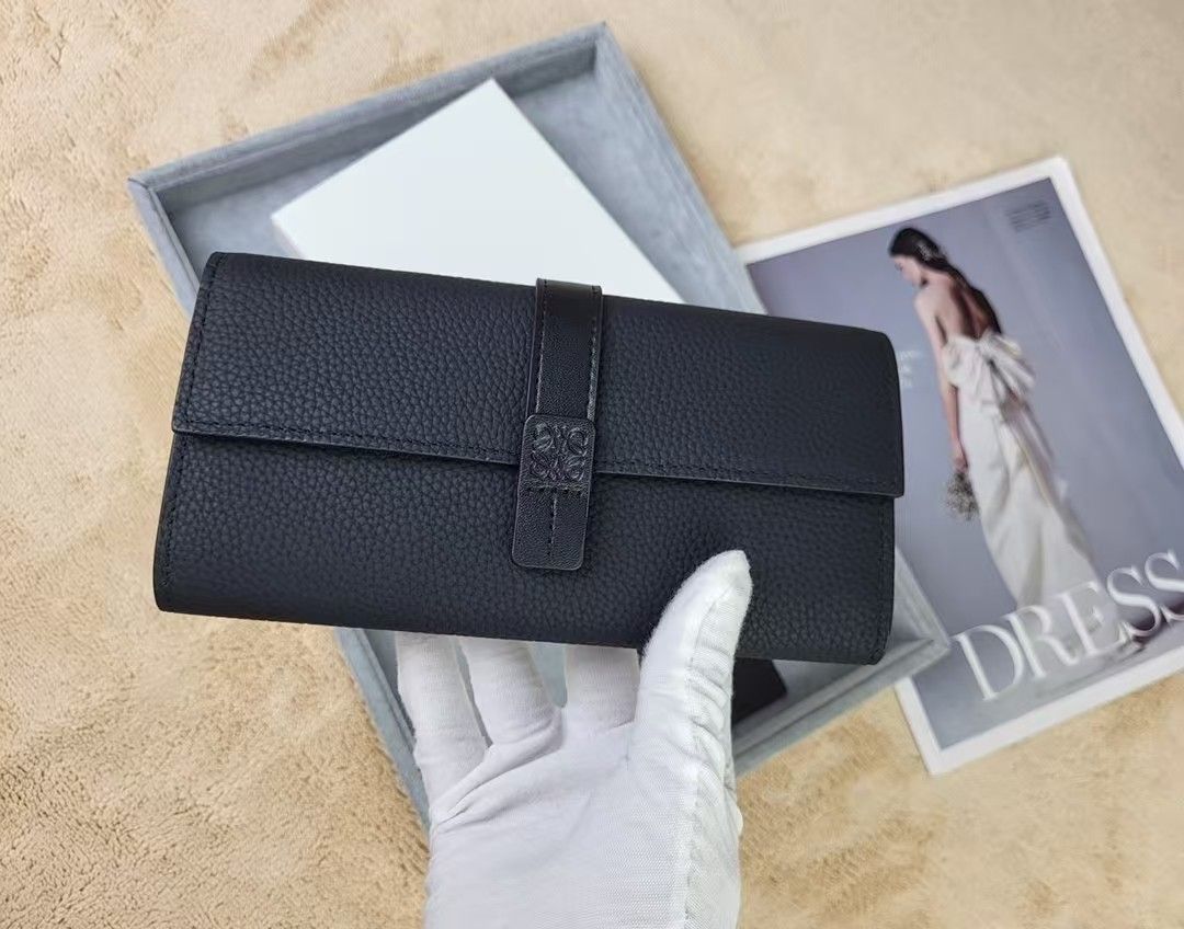 LOEWE 財布　新品未使用 新品未使用 LOEWE財布[本日特価|新品未使用品]-WTO輸入2 - メルカリ