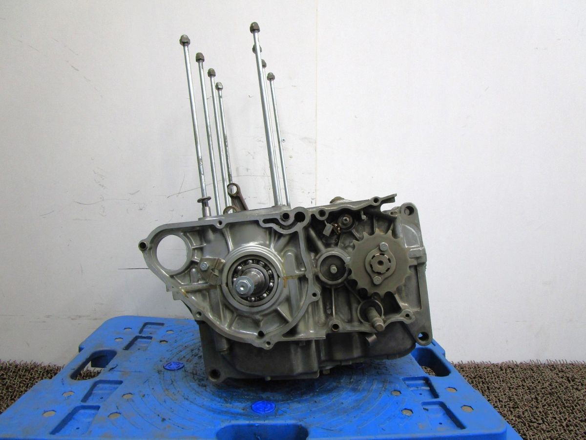 CB350 エクスポート エンジン腰下 クランクケース A5464 クラッチハウジング CB350 ホンダ CB350E キャブ車 EXPORT