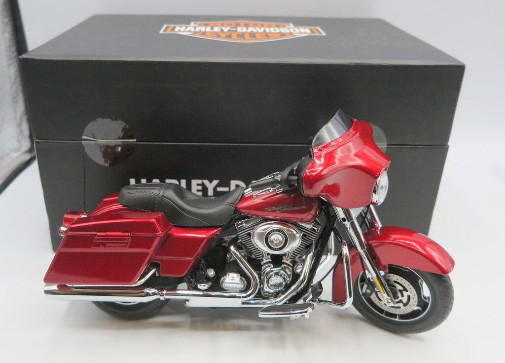 フィギュア　12点　まとめ売り DIE-CAST PROMOIONS 1/12HALEY-DAVIDSON 2009 FLHX STRET GLIDE RED