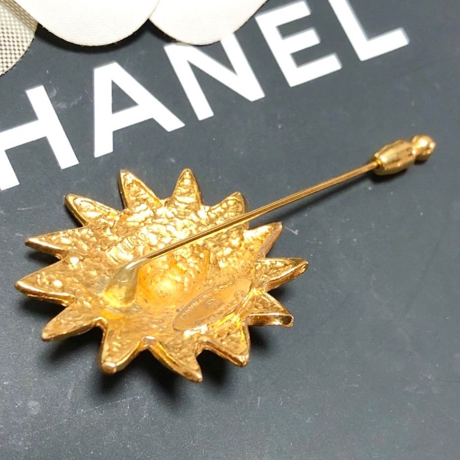 CHANEL シャネル ライオンブローチ ゴールド ヴィンテージ - アクセサリー