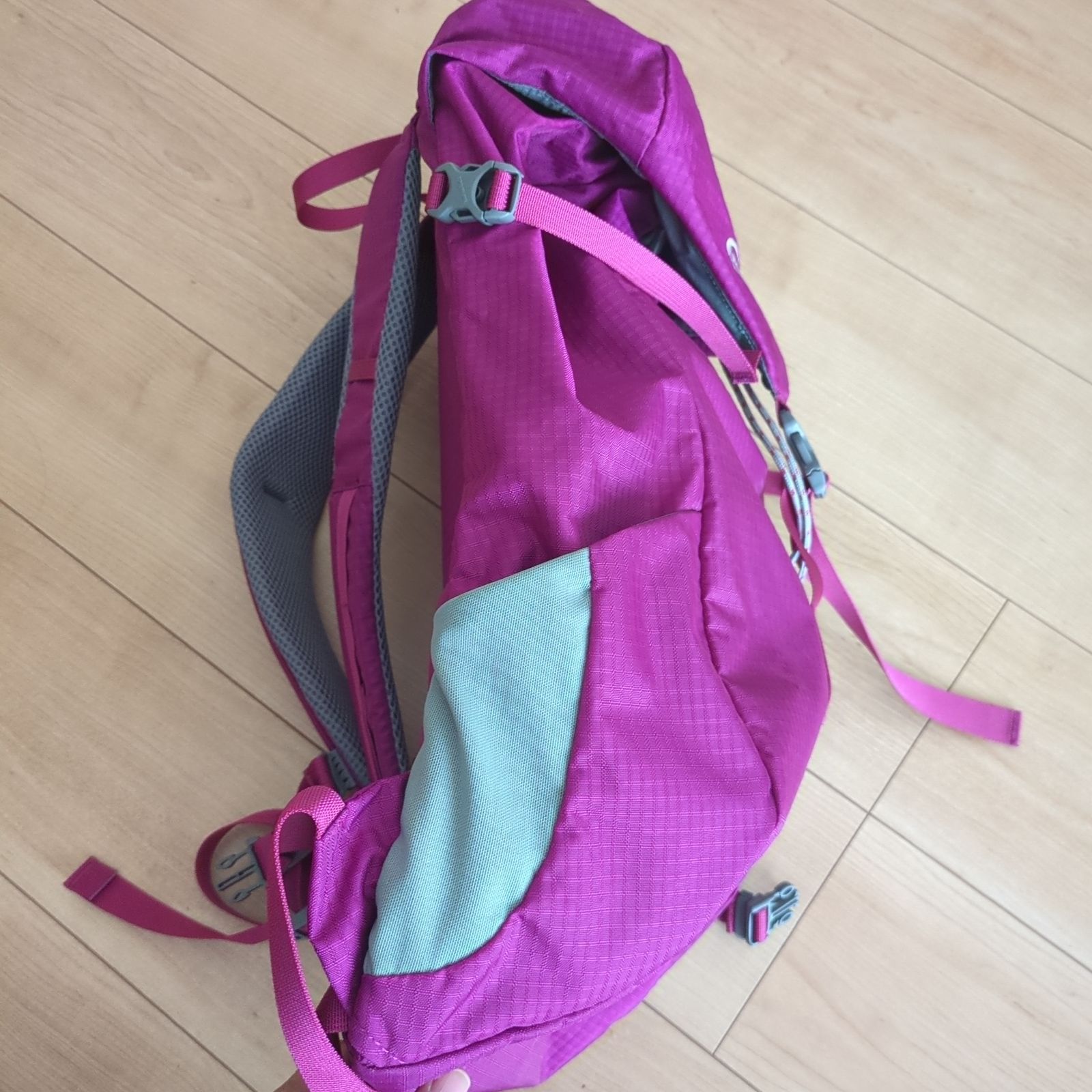 mont-bell SORE 20 リュック 20L ピンク　お値下げ可能です mont-bell SORE 20 リュック 20L ピンク お値下げ可能です
