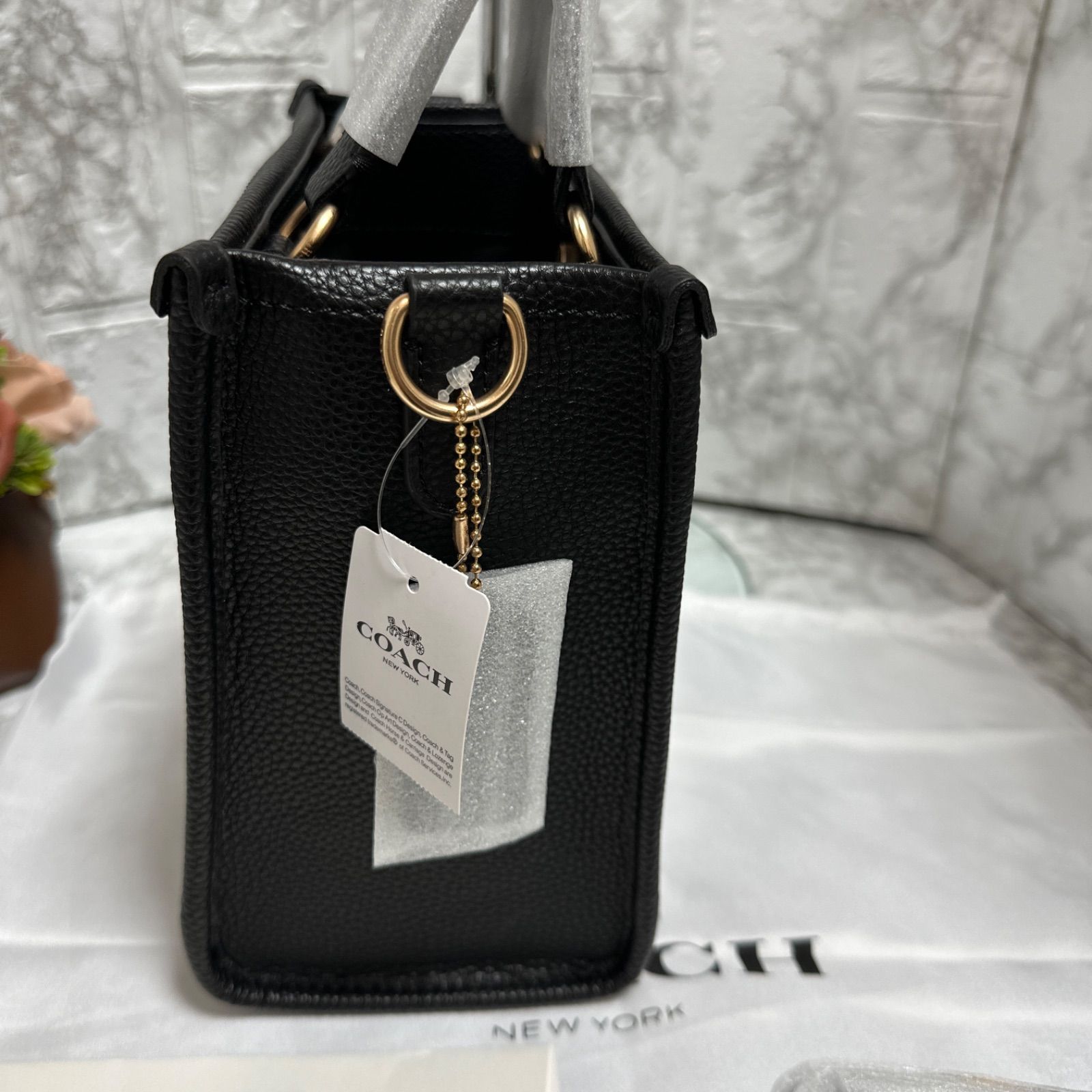 新品☆COACH デンプシー トート 22 ウィズ コーチ パッチC5268