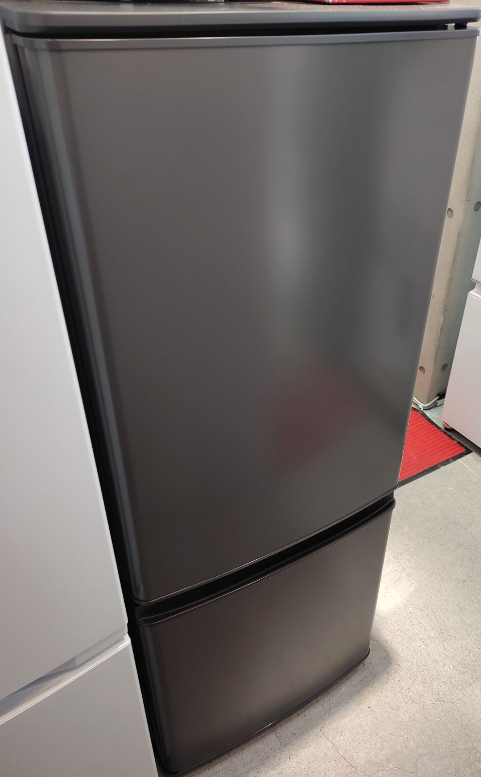 三菱 冷蔵庫 MR-P15H-W 146L 2023年製 三菱電機 冷蔵庫 【2ドア/右開き/146L/マットチャコール】MR