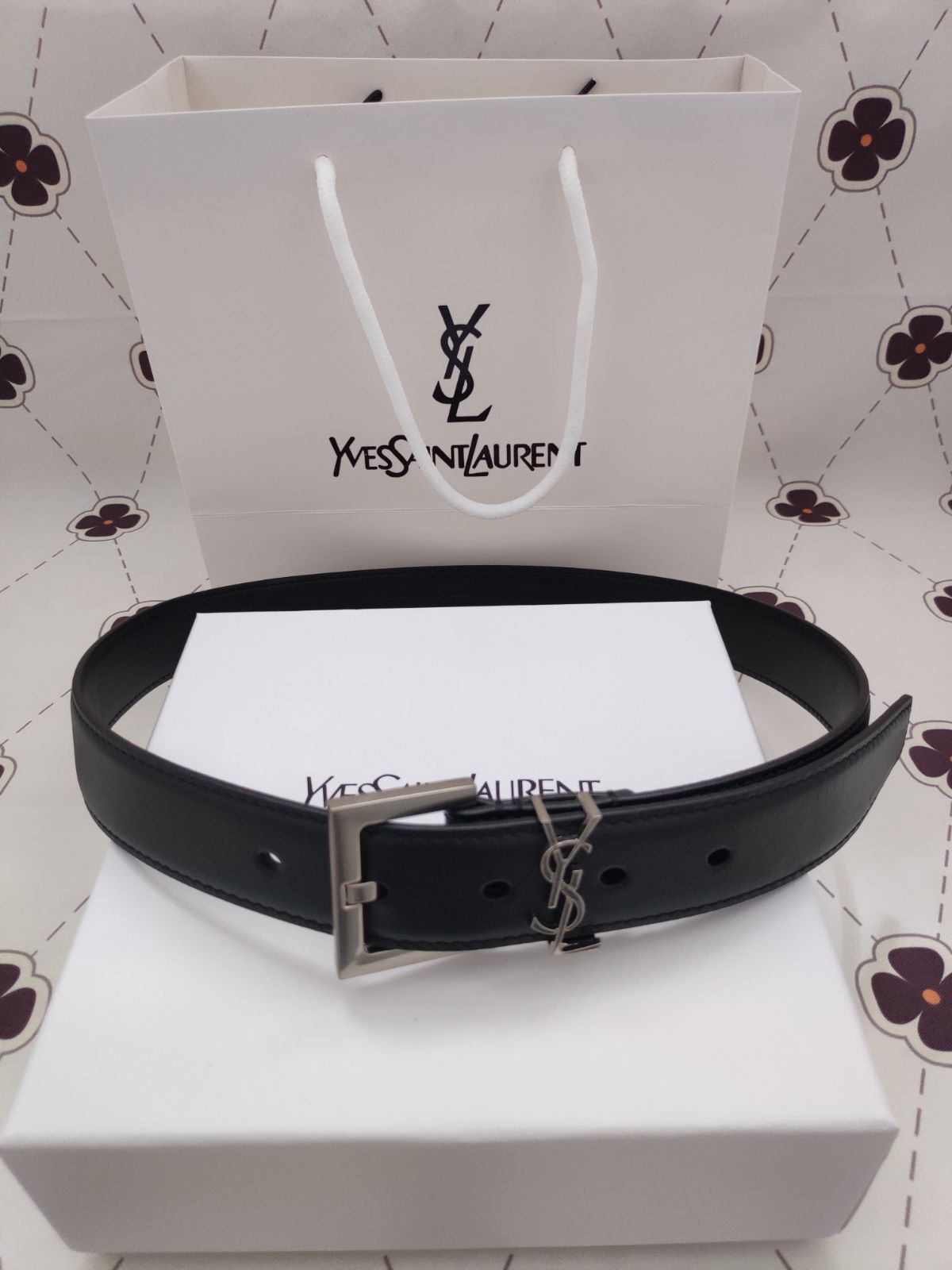 サンローラン ロゴ ベルト レザー ブラック シルバーバックル サンローラン ロゴ ベルト レザー ブラック シルバーバックル SAINT