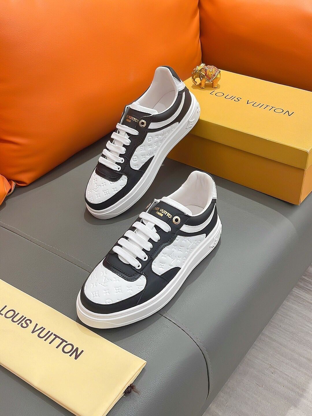 Louis Vuitton ロートップカジュアル紳士靴｜本日限定特価｜新品