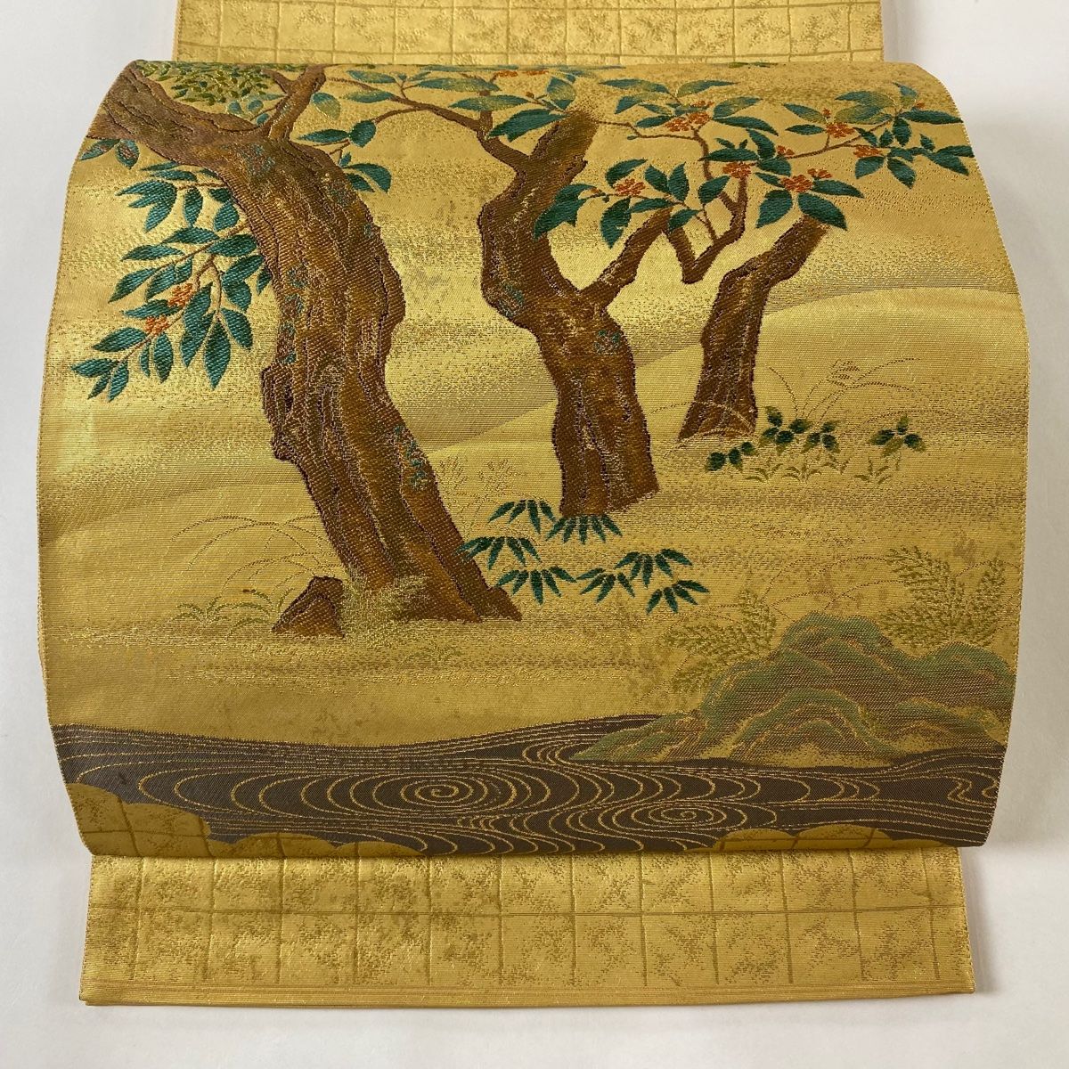 袋帯 美品 秀品 名樹椿図 金糸 箔 金色 お太鼓柄 正絹 【中古