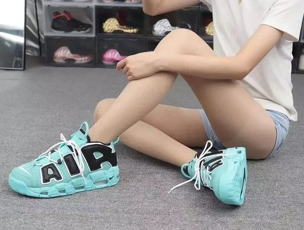 新品 未使用 Nike Air More Uptempo 