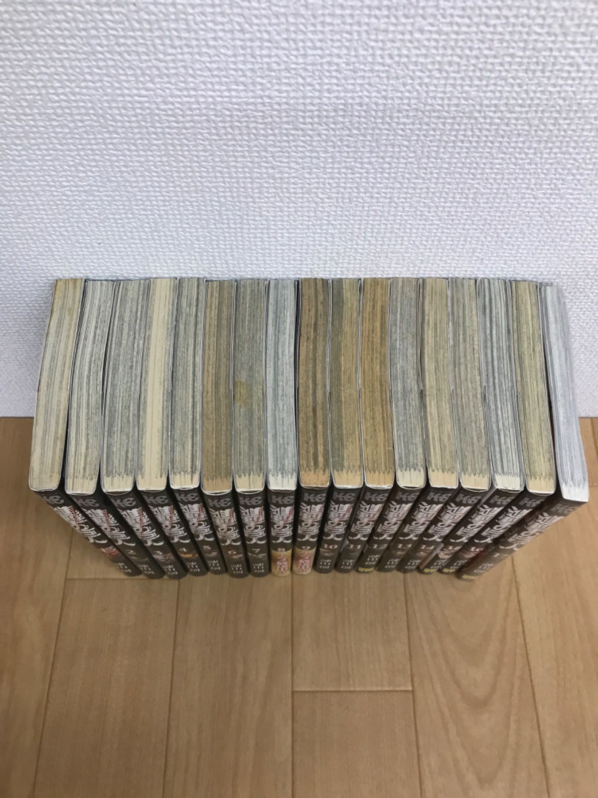 【全巻初版】進撃の巨人 全巻セット 1～34巻＋キャラクター名鑑2冊 諌山創 講談社 進撃の巨人 （全34巻セット）／諫山創 : ネットオフ