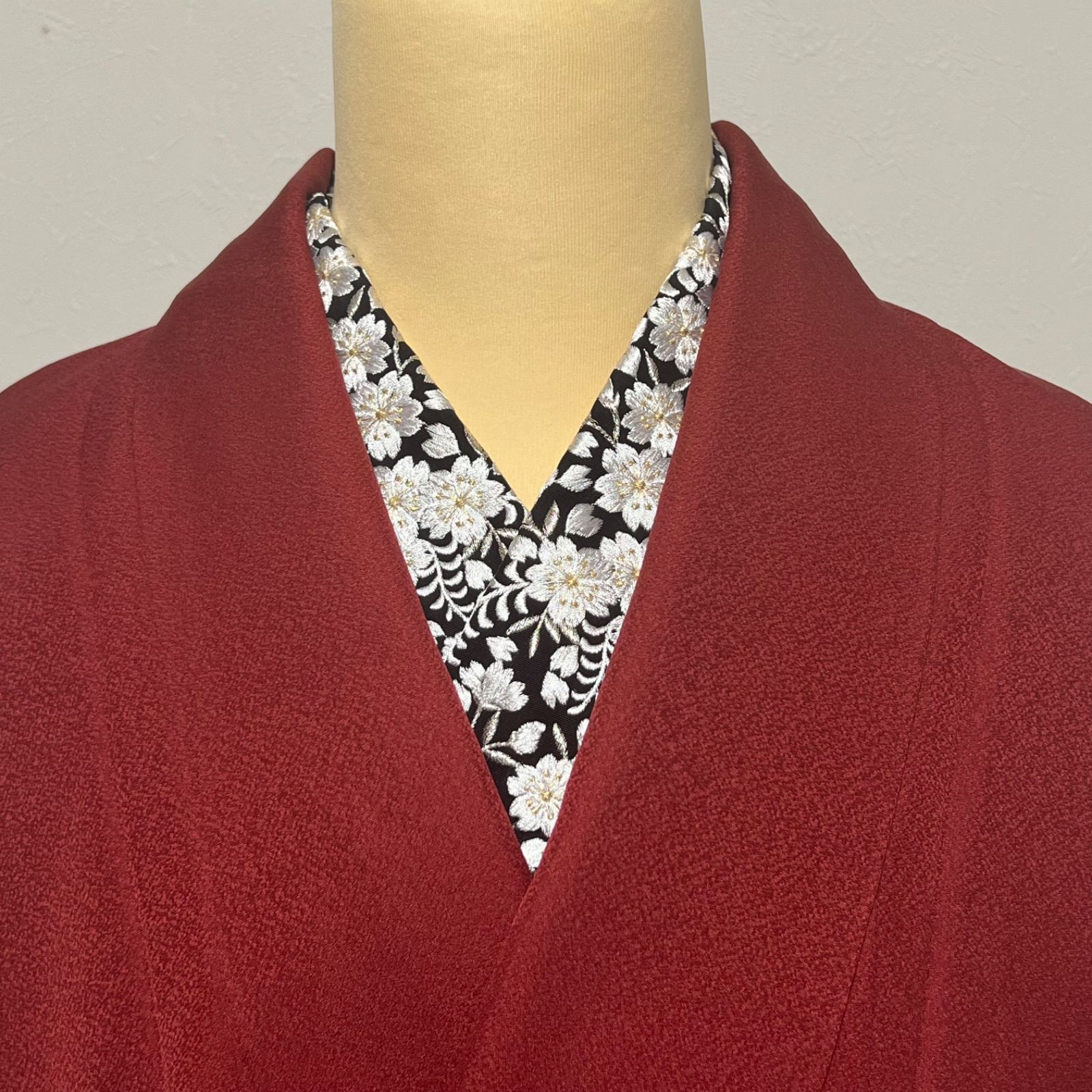  L 036 刺繍半衿 黒 白 ゴールド 桜 半襟 長襦袢 半襦袢