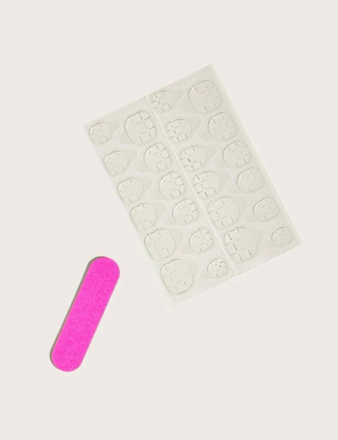 ネイルチップ‪‪❤︎‬レッド ホワイト 量産型地雷韓国ワンホンキラキラリボン ネイルチップ 量産 地雷 韓国 量産型 赤 ワンホン 推し活