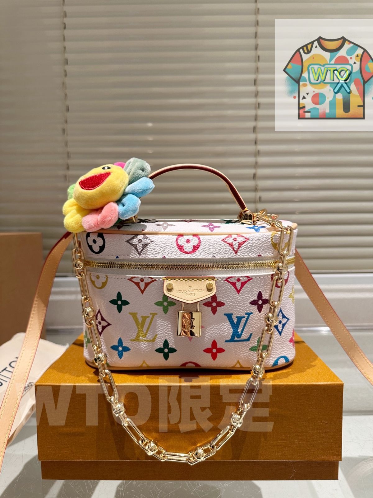 今日 LV x Takashi Murakami White Multicolor Vanity Chain Pouch ルイ ヴィトン 村上隆 白三彩 ヴァニティ チェーン ポーチ-WTO輸入