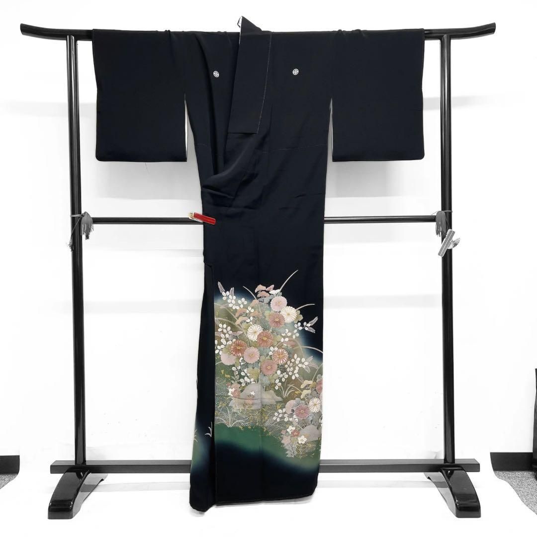 松井青々　黒留袖　金駒刺繍　金彩　菊　桔梗　萩　波　着物　072a d 松井青々 黒留袖 金駒刺繍 金彩 菊 桔梗 萩 波 着物 072a d