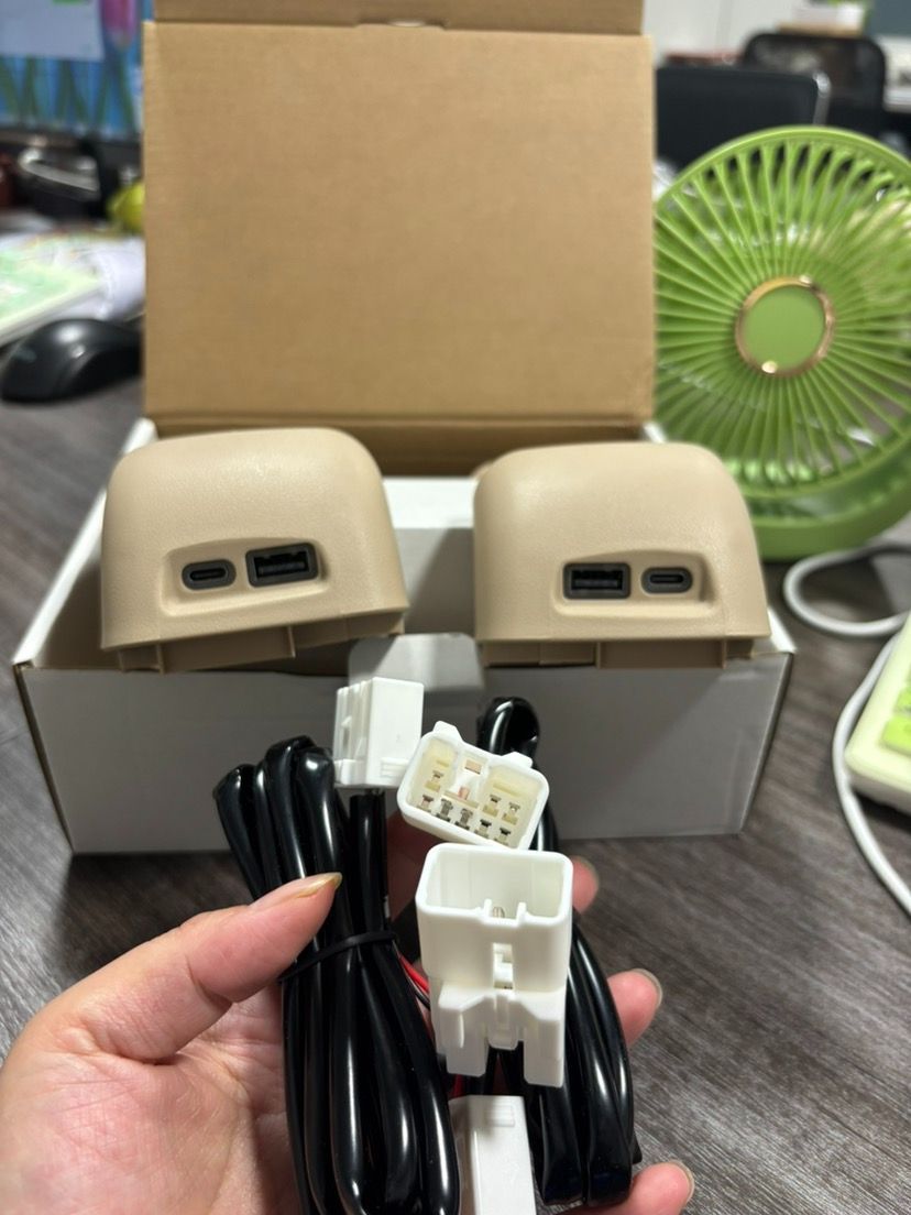 08-15年 アルファード20系 ヴェルファイア 後部座席USB充電ポート 2個セット 高速充電 車載便利アイテム 内装改装 FFCRYSTALESIA_COM