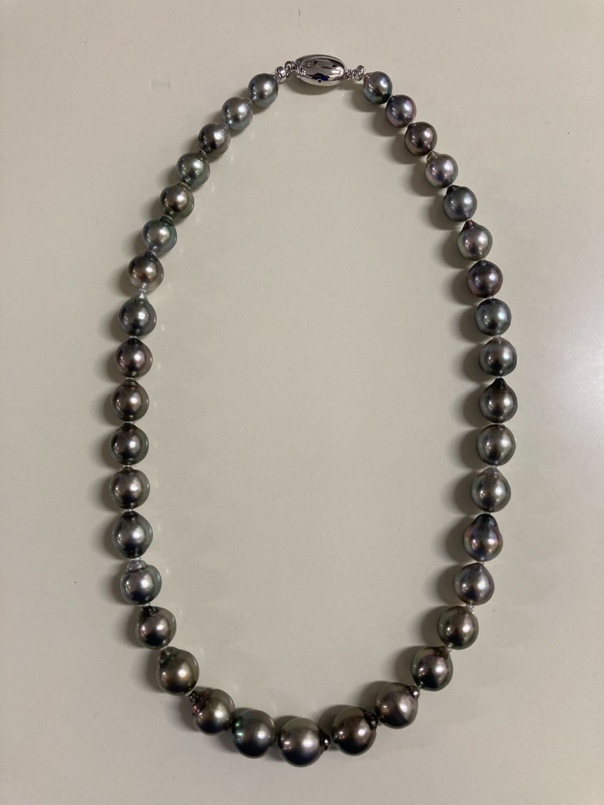 タヒチバロック大粒ブラックネックレス、ワンタッチ差し込みクラスプ  