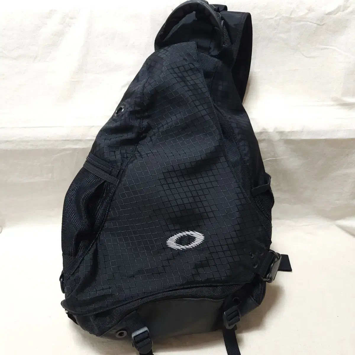 OS 2000s OAKLEY オークリー ブラック アーカイブ スリングバッグ
