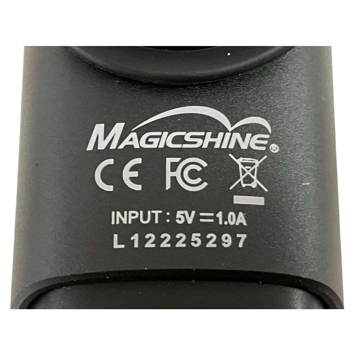 OLIGHT オーライト