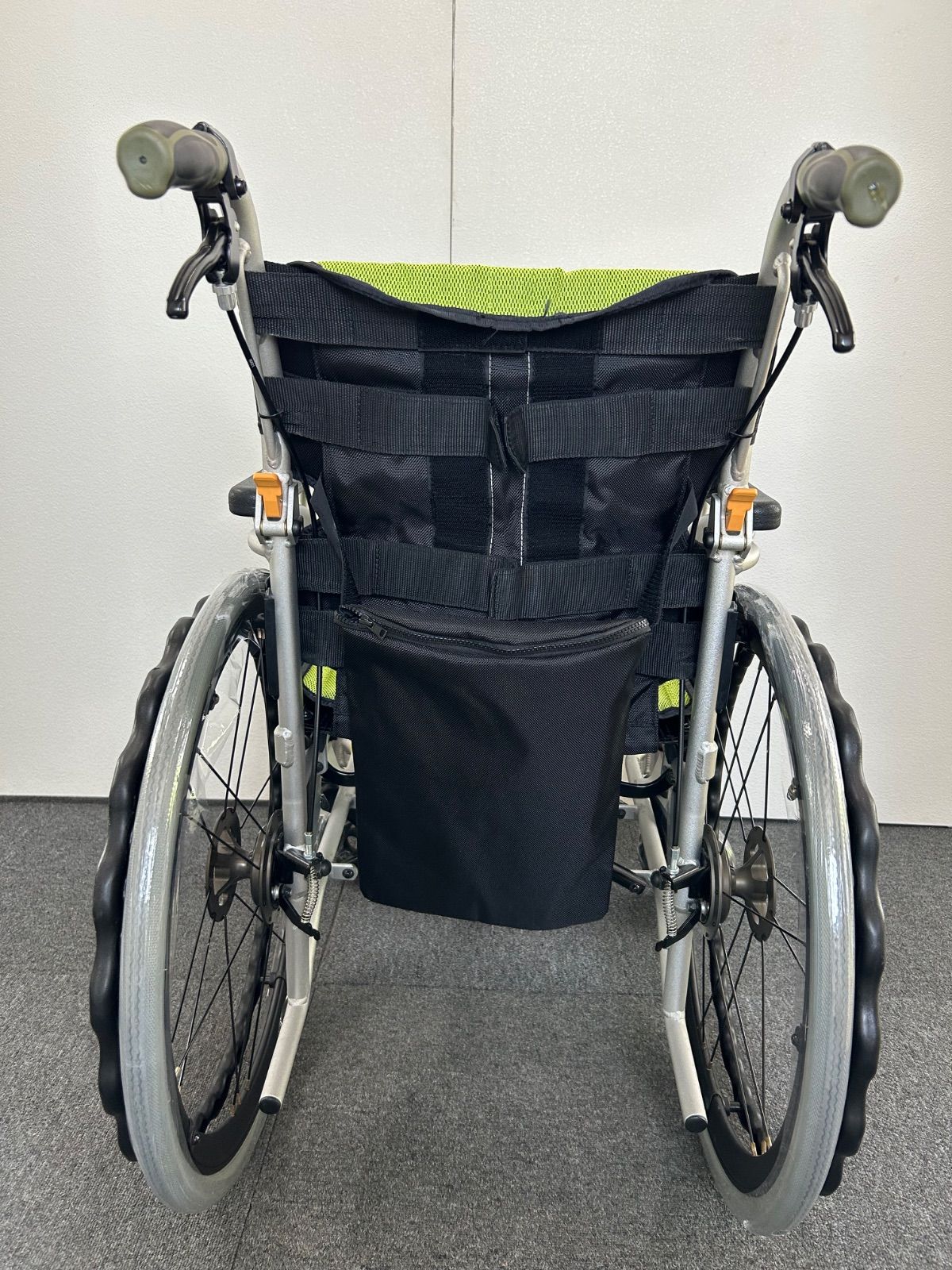 評判が良い 人気商品 NEXT-11B 自走式車椅子 軽量 コンパクトタイプ