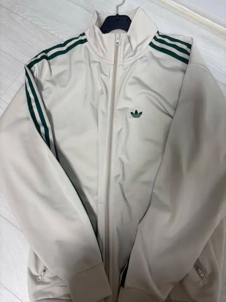 adidas アディダス ザ オリジナルズ トラック ジャケット ジャージ 着色料の高さ 緑 JD5266