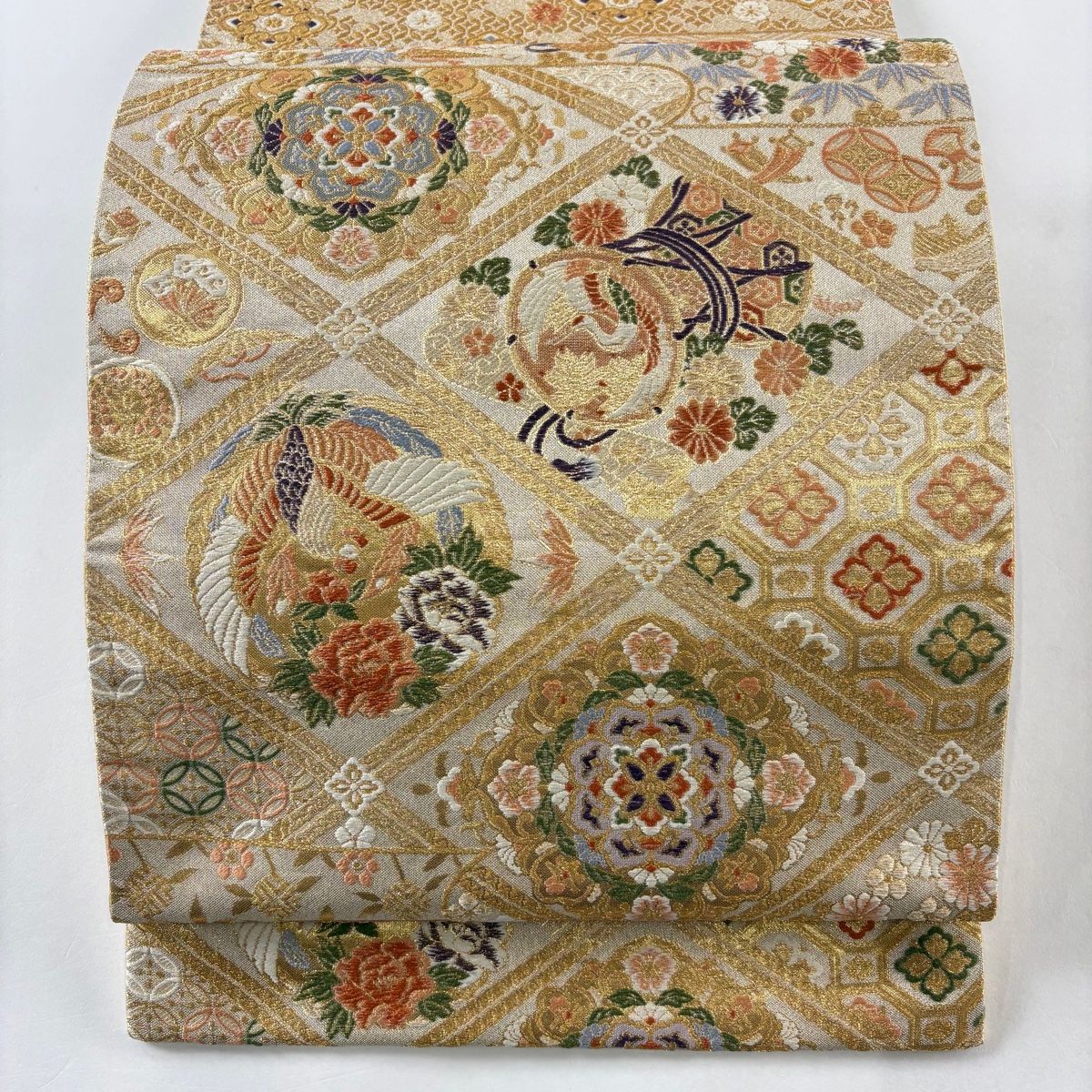 人気のファッションブランド！ 宝尽くし 格天井 秀品 美品 袋帯 金糸 【中古 正絹 六通 金色 箔 着物・浴衣