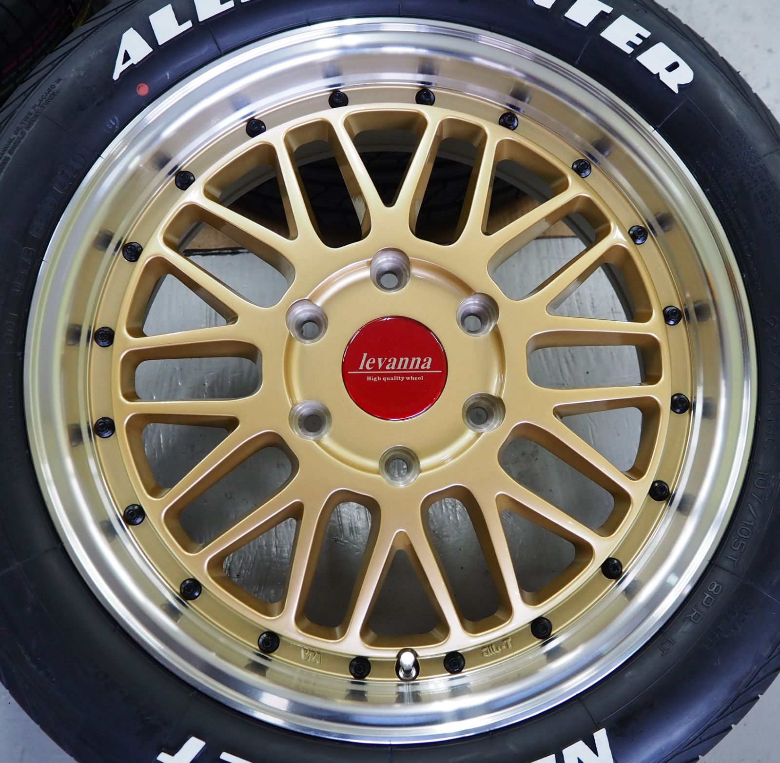 深リム メッシュ ハイエース 車検対応 225/50R18 200系 ハイエース 深 