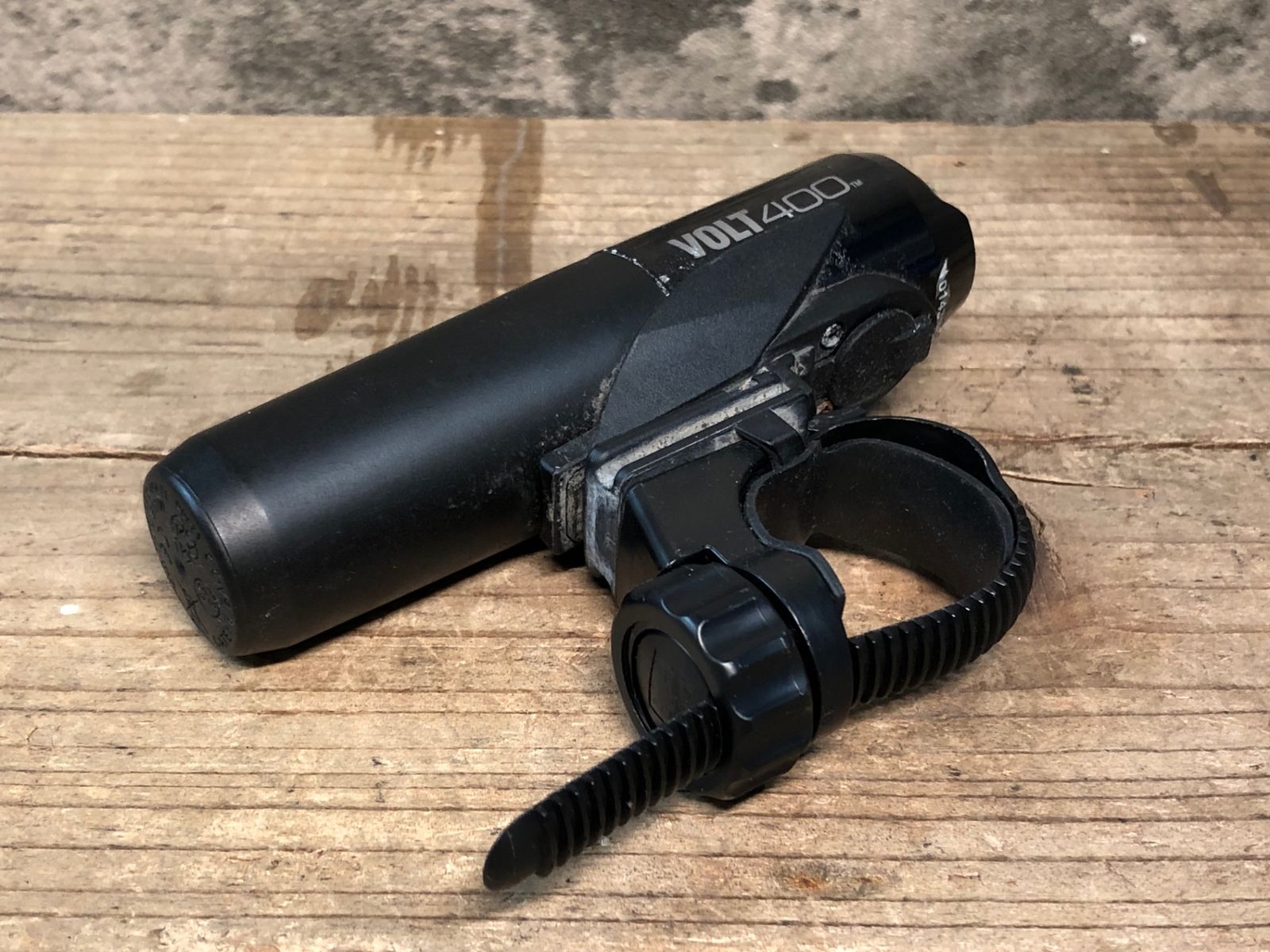 未使用品　CATEYE　フロントライト　VOLT400 NEO VOLT400 NEO | 製品情報 | CATEYE（キャットアイ）