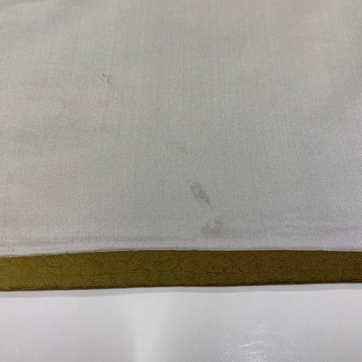 山吹茶色