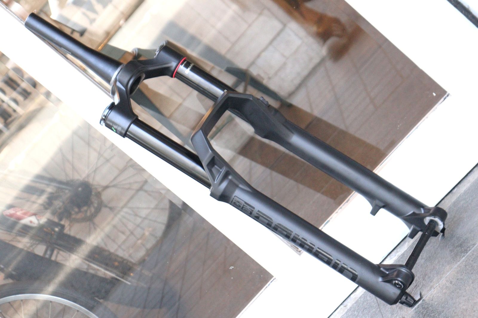 ロックショックス ROCKSHOX ドーメイン DOMAIN 29インチ サスペンション フロントフォーク 横浜店 USTAUSTRALIA_COM_AU