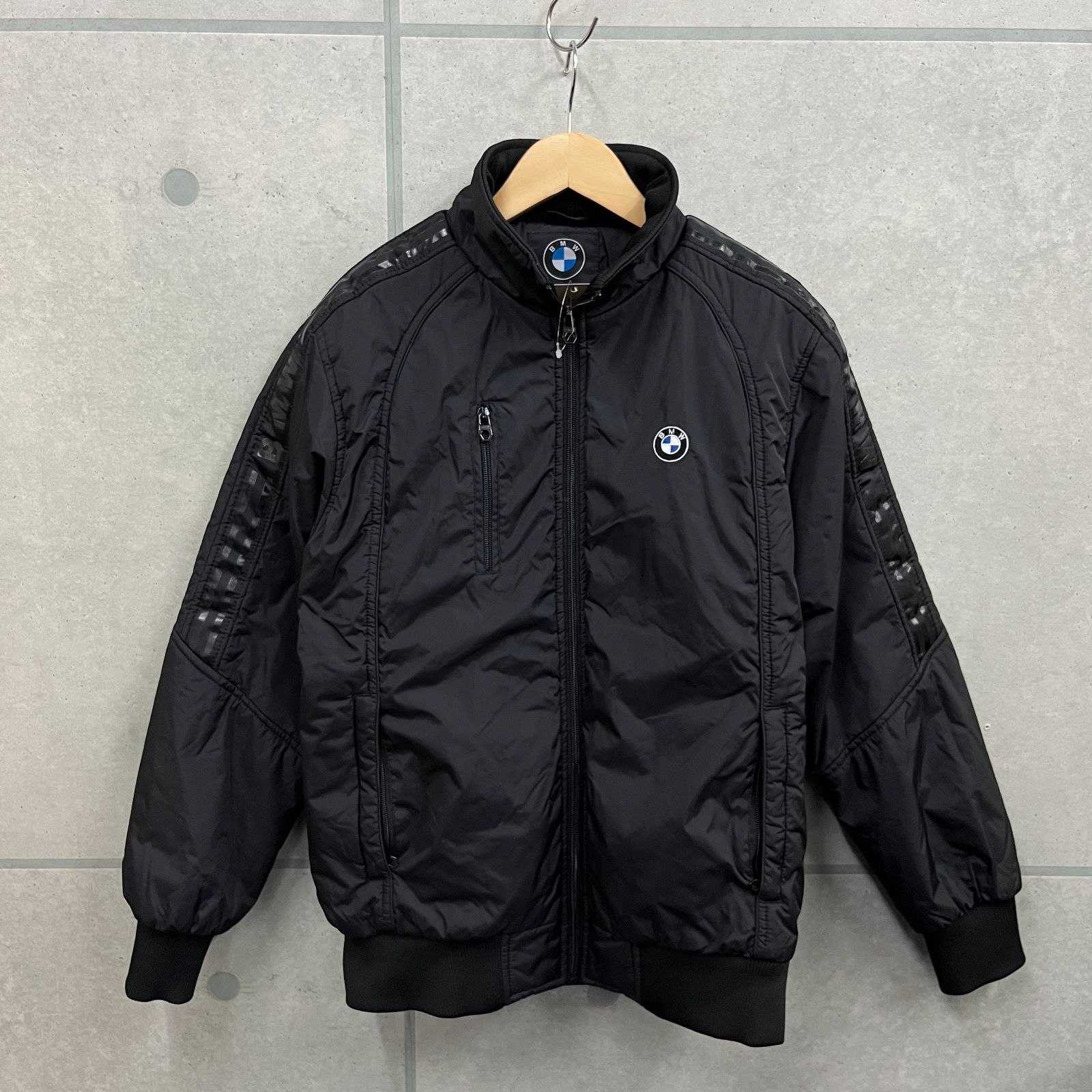 希少 レア BMW THE CLASSIC ACTIVE FASHION ビーエムダブリュー ドイツ製 裏地ボアフリース ジップアップブルゾン ジャンパー スタンドカラー ジャケット ブラック Lサイズ 刺繍ロゴ 袖ライン