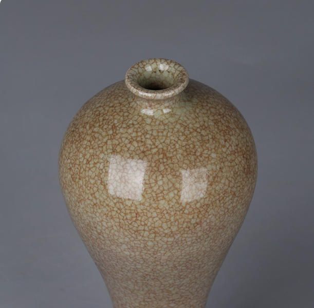 宋哥窯を模した開片小梅瓶の古代磁器を模した家の中式置物を旧