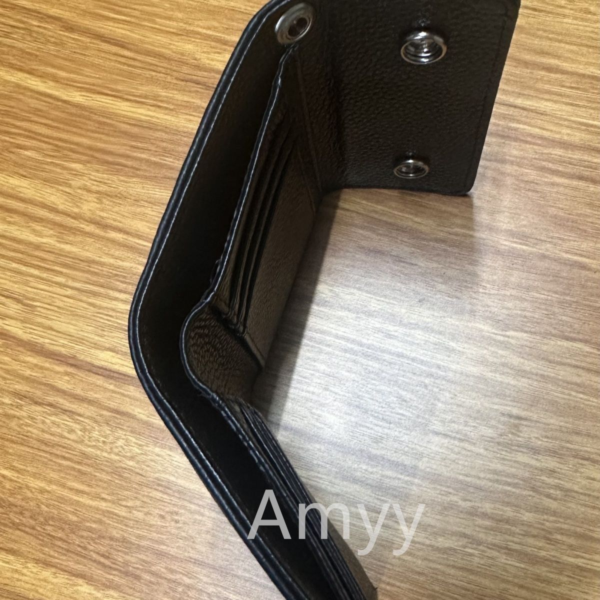 二つ折り財布