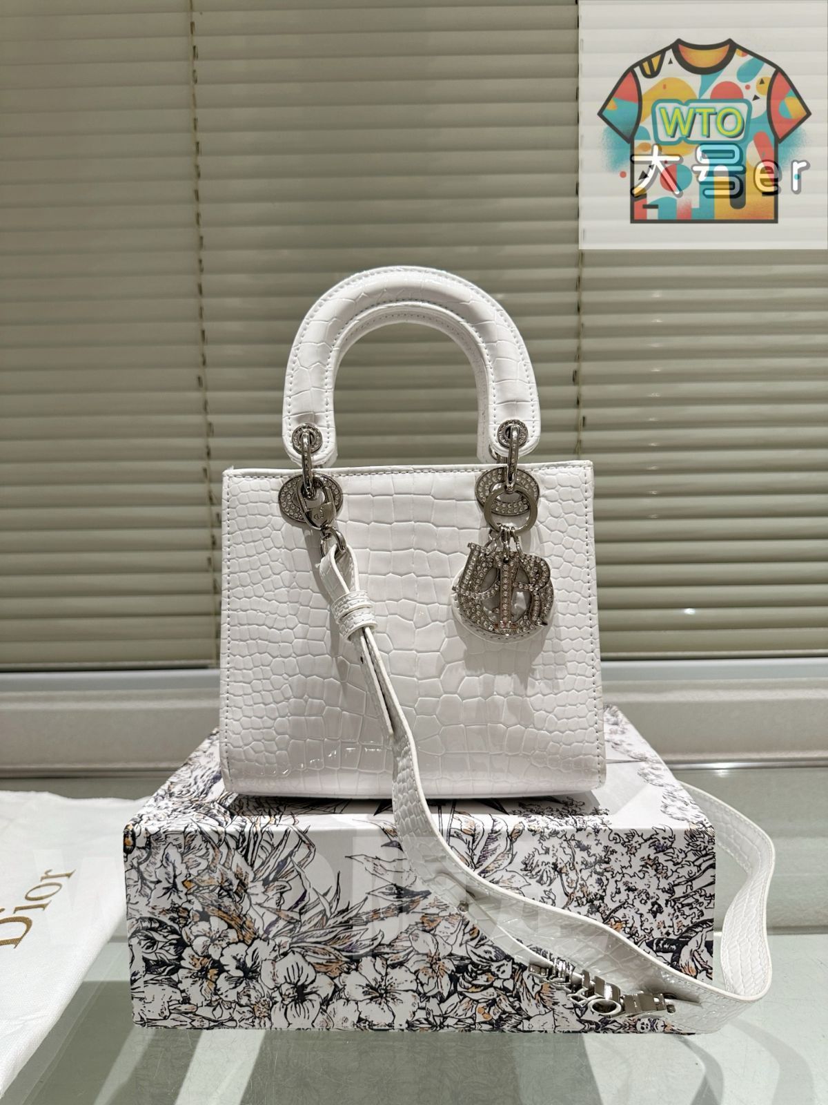 Dior【日本限定】レディディオール❣️ウォレット‼️新品未使用BOXショッパー付❣️ Dior【日本限定】レディディオール❣️ウォレット‼️新品未使用